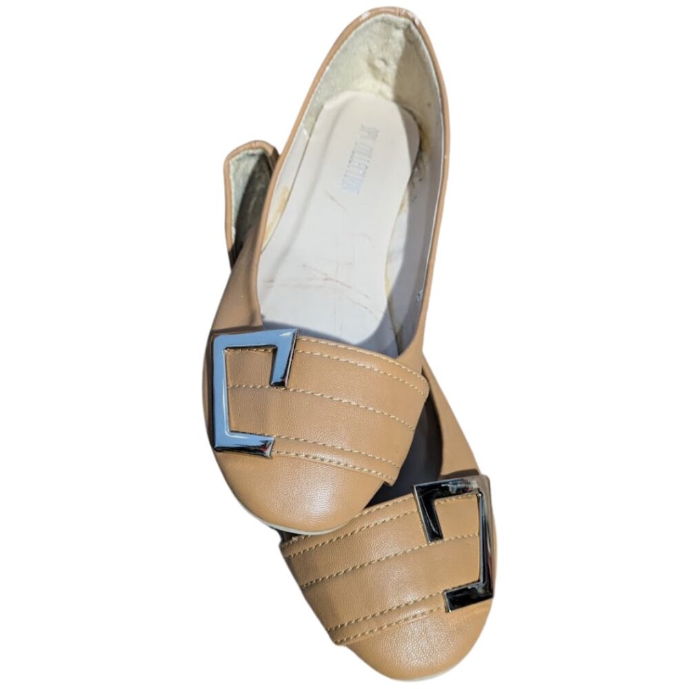 💖Host Pick💖 Lil' tan flats size 6